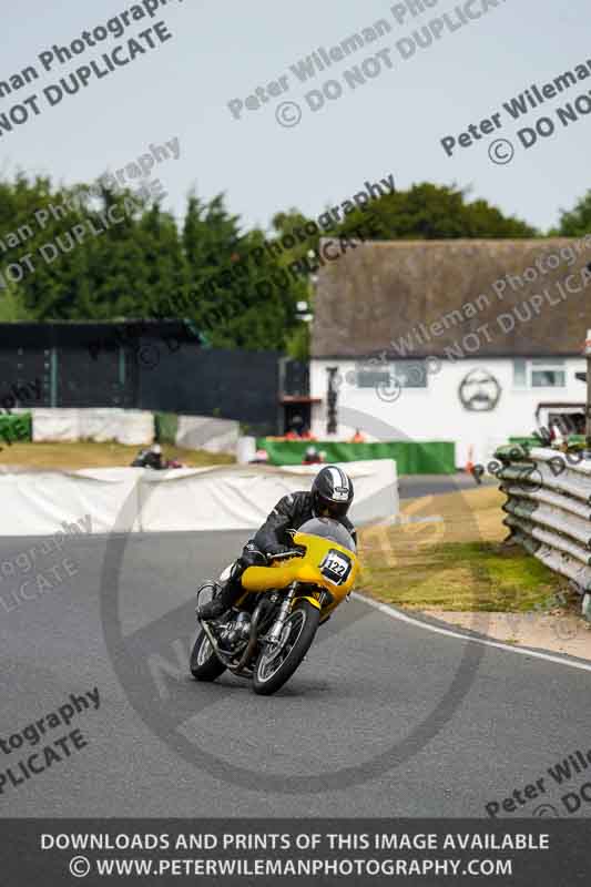 Vintage motorcycle club;eventdigitalimages;mallory park;mallory park trackday photographs;no limits trackdays;peter wileman photography;trackday digital images;trackday photos;vmcc festival 1000 bikes photographs
